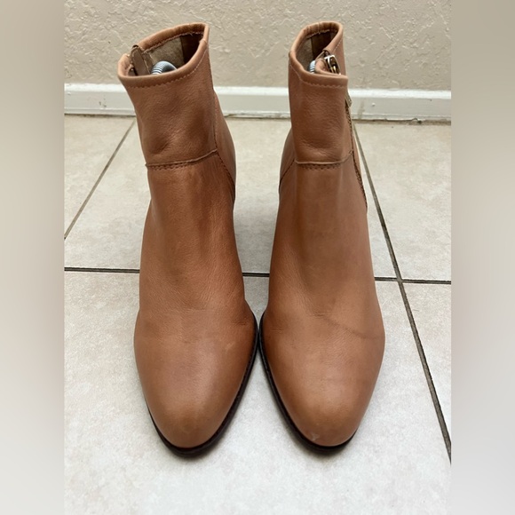 Diana Ferrari Booties - Picture 2 of 6